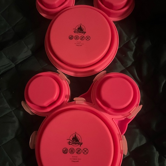 Disney Store Minnie Mouse Food Storage Collapsible Silicone 2 containers 1 lid - Picture 3 of 4